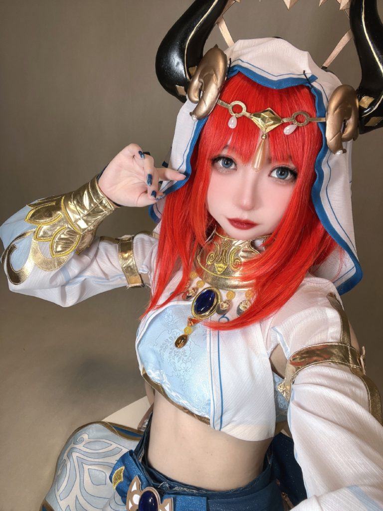 สาวจีนสุดแบ๊วแปลงโฉมเป็น Nilou จาก Genshin Impact 2 สาวจีนสุดแบ๊วแปลงโฉมเป็น Nilou จาก Genshin Impact