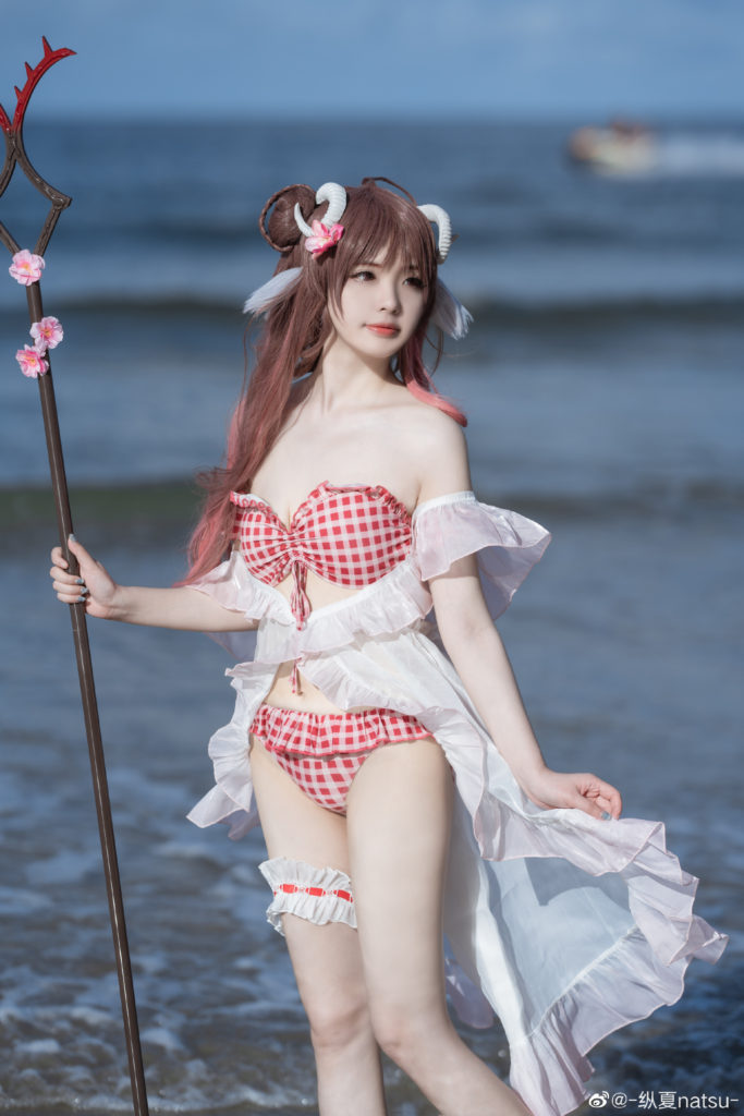 คอสเพลย์ Eyjafjalla จาก Arknights ใส่บิกินี่ เที่ยวทะเลสุดชิลล์ 5 คอสเพลย์ Eyjafjalla จาก Arknights ใส่บิกินี่ เที่ยวทะเลสุดชิลล์