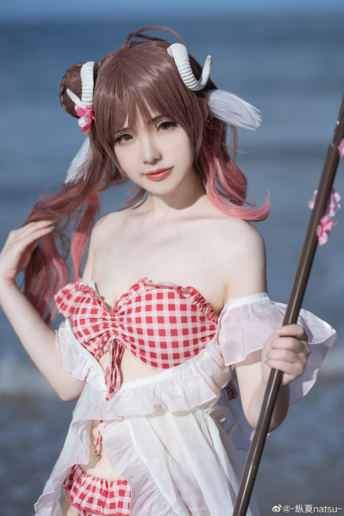 คอสเพลย์ Eyjafjalla จาก Arknights ใส่บิกินี่ เที่ยวทะเลสุดชิลล์ 2 คอสเพลย์ Eyjafjalla จาก Arknights ใส่บิกินี่ เที่ยวทะเลสุดชิลล์