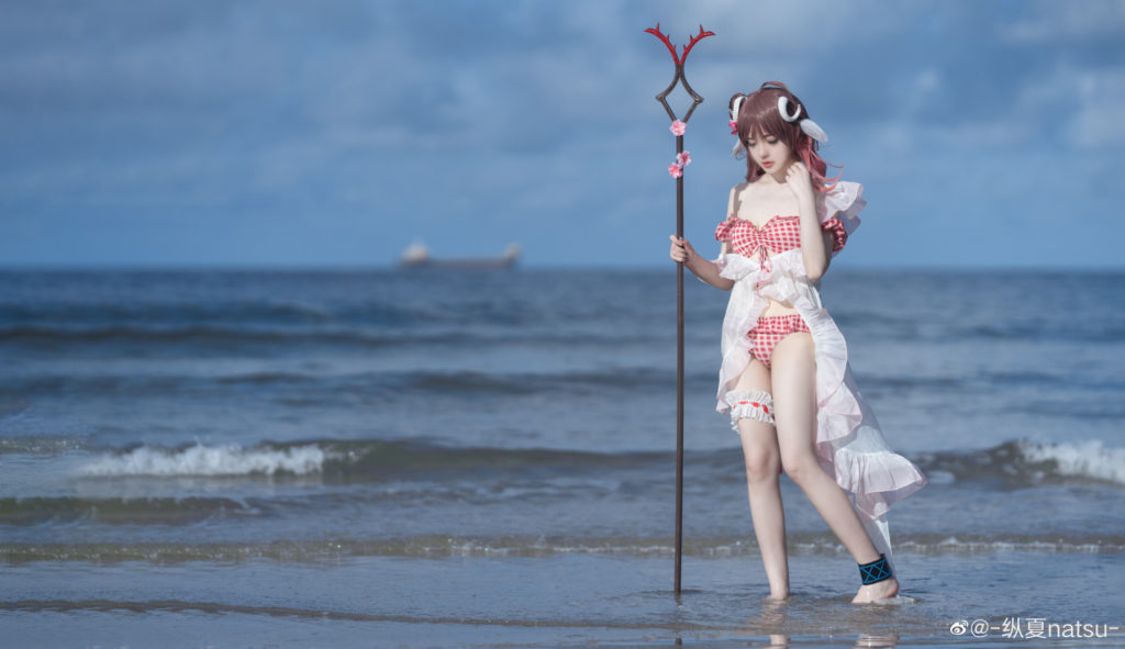 คอสเพลย์ Eyjafjalla จาก Arknights ใส่บิกินี่ เที่ยวทะเลสุดชิลล์ 11 คอสเพลย์ Eyjafjalla จาก Arknights ใส่บิกินี่ เที่ยวทะเลสุดชิลล์