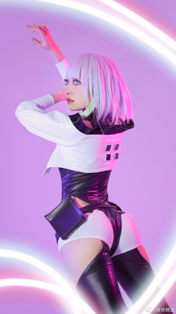 สาวจีนแปลงโฉมเป็น Lucy จาก Cyberpunk: Edgerunners 7 สาวจีนแปลงโฉมเป็น Lucy จาก Cyberpunk: Edgerunners