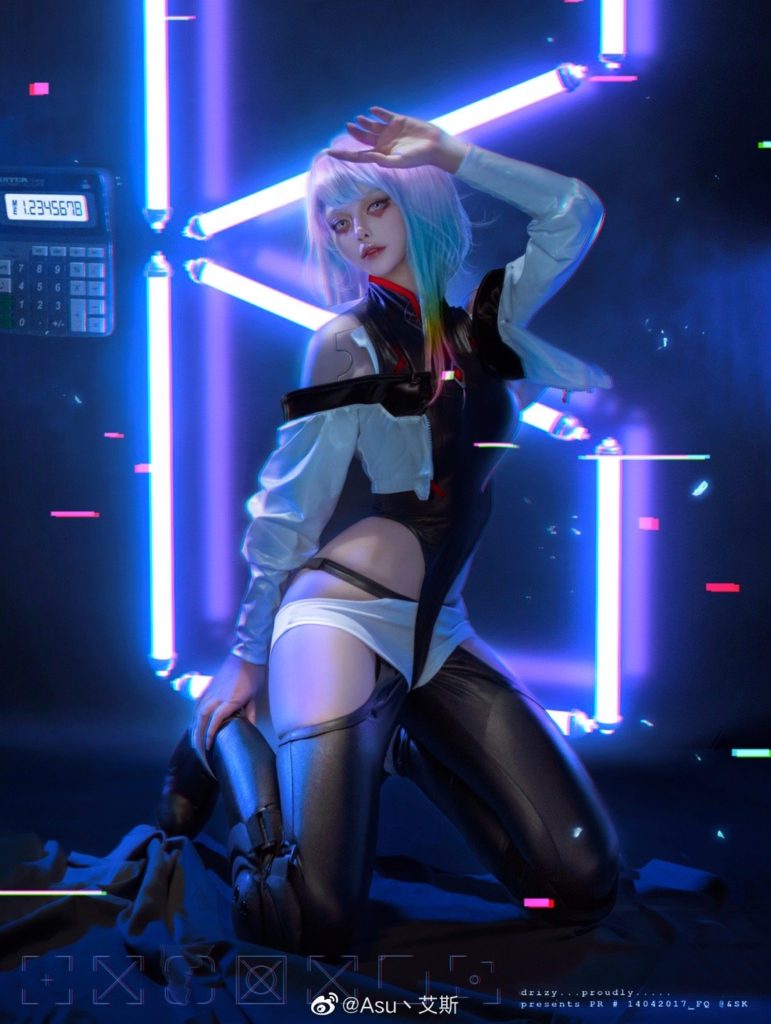 สาวแดนมังกรแปลงโฉมเป็น Lucy จาก Cyberpunk: Edgerunners