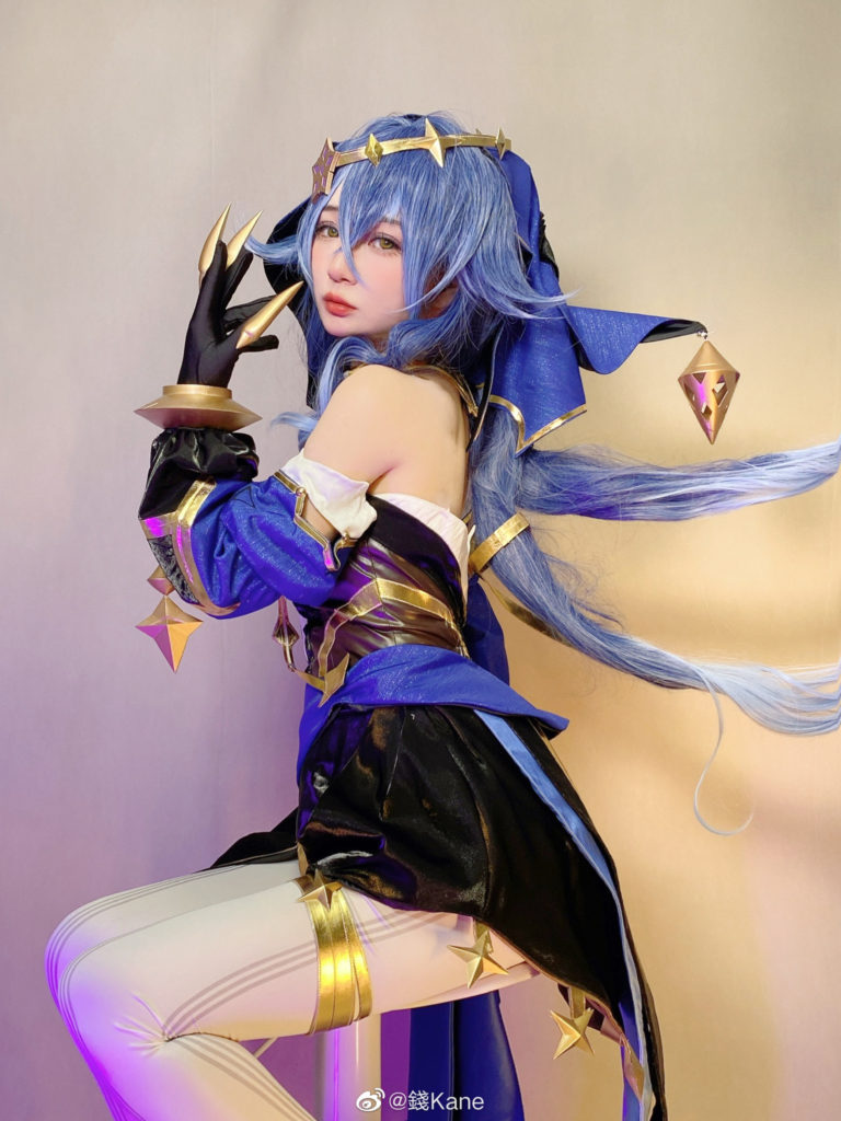 สาวจีนแปลงโฉมเป็น Layla จาก Genshin Impact 8 สาวจีนแปลงโฉมเป็น Layla จาก Genshin Impact