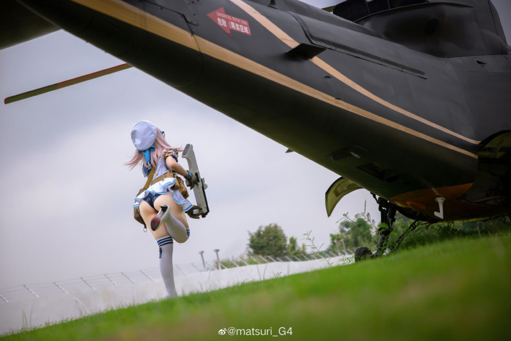 คอสเพลย์ Neon จาก GODDESS OF VICTORY: NIKKE ที่เปล่งประกายเจิดจ้า
