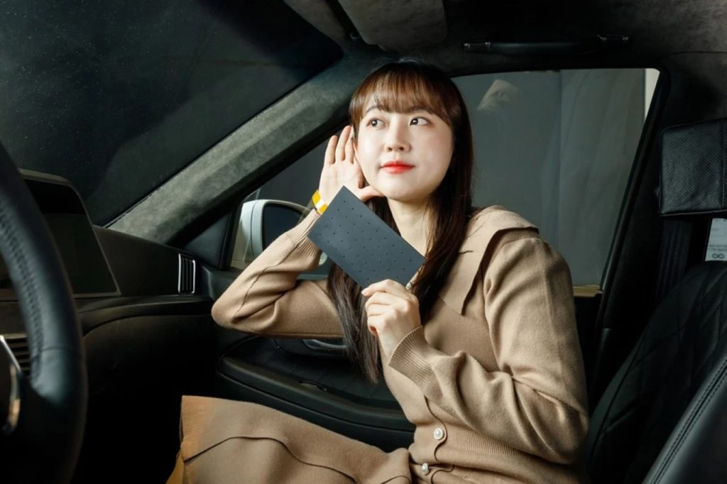 LG กำลังพัฒนาลำโพงล่องหนเตรียมนำมาใช้ภายในรถยนต์ 2 LG กำลังพัฒนาลำโพงล่องหนเตรียมนำมาใช้ภายในรถยนต์