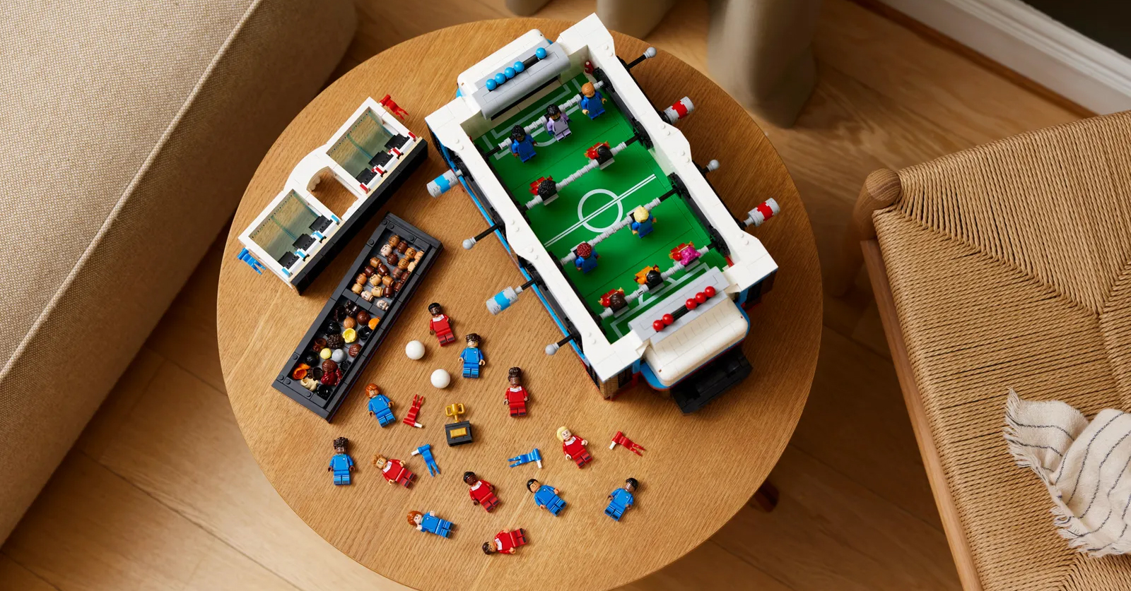 ชุดโต๊ะฟุตบอลขนาดเล็กจาก LEGO IDEAS 1 ชุดโต๊ะฟุตบอลขนาดเล็กจาก LEGO IDEAS