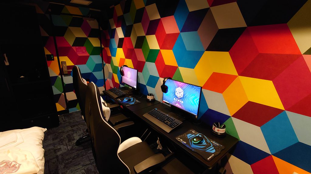 เจ๋ง! Hostel : Ezone ที่พักเอาใจเกมเมอร์
