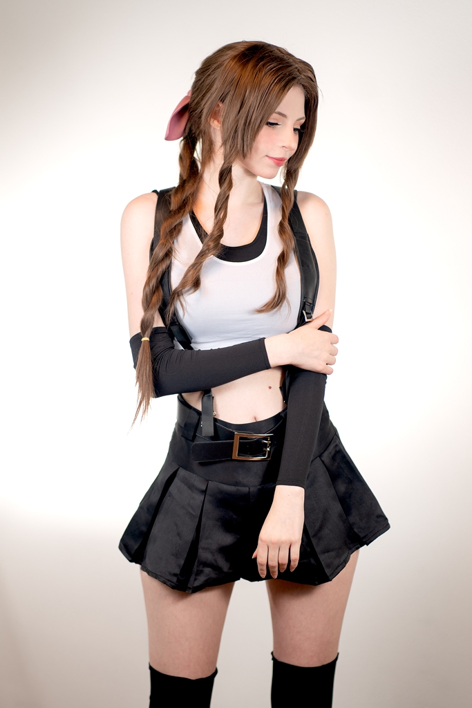 คอสเพลย์ Aerith ในชุด Tifa ที่คาวาอี้แบบลงตัว