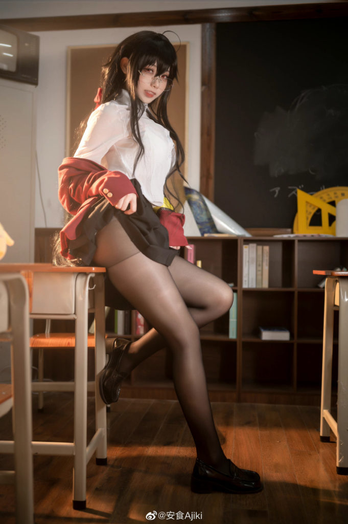คอสเพลย์ Taihou จาก Azur Lane ในชุดนักเรียนแอบแซ่บ 6 คอสเพลย์ Taihou จาก Azur Lane ในชุดนักเรียนแอบแซ่บ