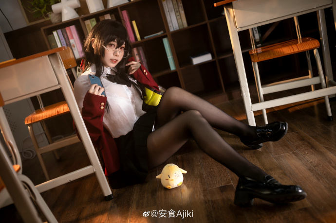 คอสเพลย์ Taihou จาก Azur Lane ในชุดนักเรียนแอบแซ่บ 8 คอสเพลย์ Taihou จาก Azur Lane ในชุดนักเรียนแอบแซ่บ