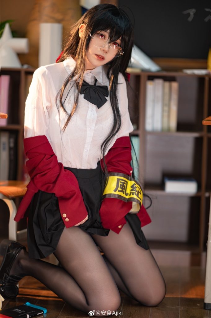 คอสเพลย์ Taihou จาก Azur Lane ในชุดนักเรียนแอบแซ่บ 4 คอสเพลย์ Taihou จาก Azur Lane ในชุดนักเรียนแอบแซ่บ