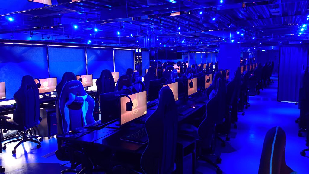 เจ๋ง! Hostel : Ezone ที่พักเอาใจเกมเมอร์