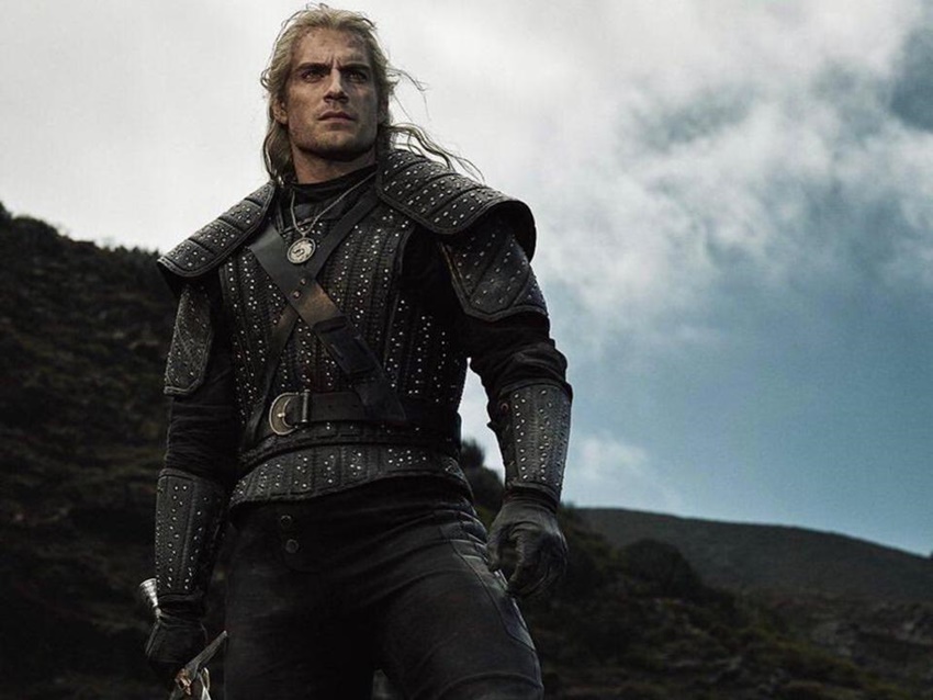 ผู้เขียนบทซีรีส์ The Witcher ยืนยัน 'ไม่เคยดูถูกบทประพันธ์เดิม'