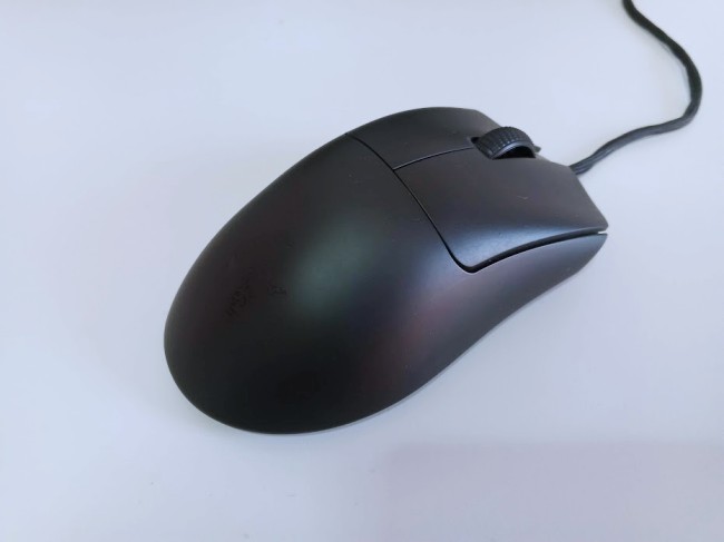 [รีวิว] Razer DeathAdder V3 เมาส์เกมมิ่งที่หนักเพียง 50 กรัม