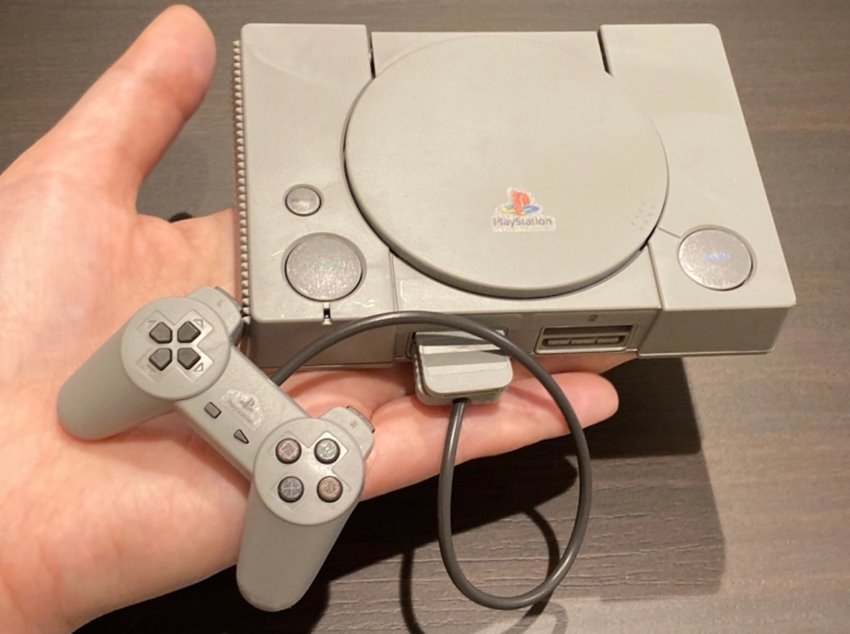 สนมั้ย? โมเดลเครื่องเล่นเกม PLAYSTATION สุดสมจริง 22 สนมั้ย? โมเดลเครื่องเล่นเกม PLAYSTATION สุดสมจริง