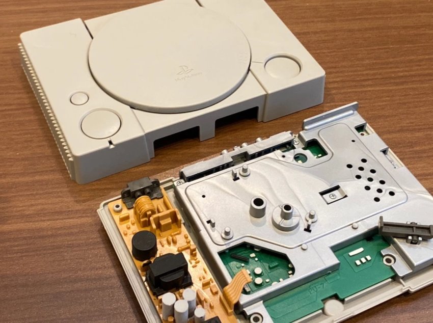 สนมั้ย? โมเดลเครื่องเล่นเกม PLAYSTATION สุดสมจริง 13 สนมั้ย? โมเดลเครื่องเล่นเกม PLAYSTATION สุดสมจริง