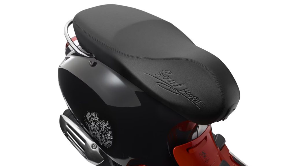 เอาใจสายซิ่งสิงห์สองล้อกับ Disney X Vespa 7 เอาใจสายซิ่งสิงห์สองล้อกับ Disney X Vespa