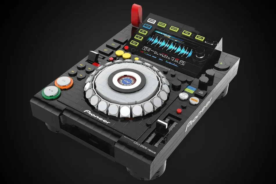 สุดเจ๋งผลงานออกแบบ DJ Controller จาก LEGO IDEA