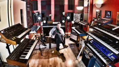 เพลงประกอบเกมดังกับ JAMES HANNIGAN ผู้ที่อยู่เบื้องหลังงานนี้