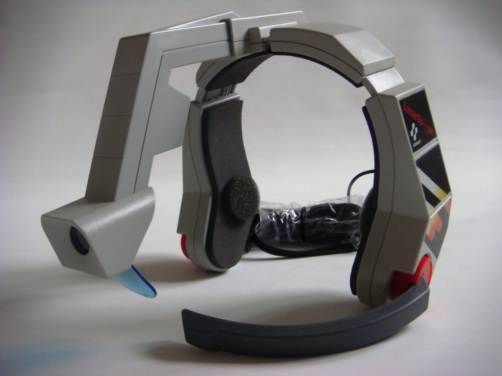 อุปกรณ์สุดล้ำในยุคเก๋ากับ KONAMI LASERSCOPE