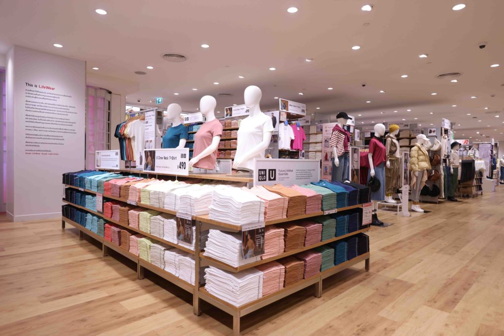Uniqlo ปรับโฉมร้านใหม่ที่เซ็นทรัลเวิลด์ สู่ประสบการณ์ระดับเวิลด์คลาส 13 Uniqlo ปรับโฉมร้านใหม่ที่เซ็นทรัลเวิลด์ สู่ประสบการณ์ระดับเวิลด์คลาส