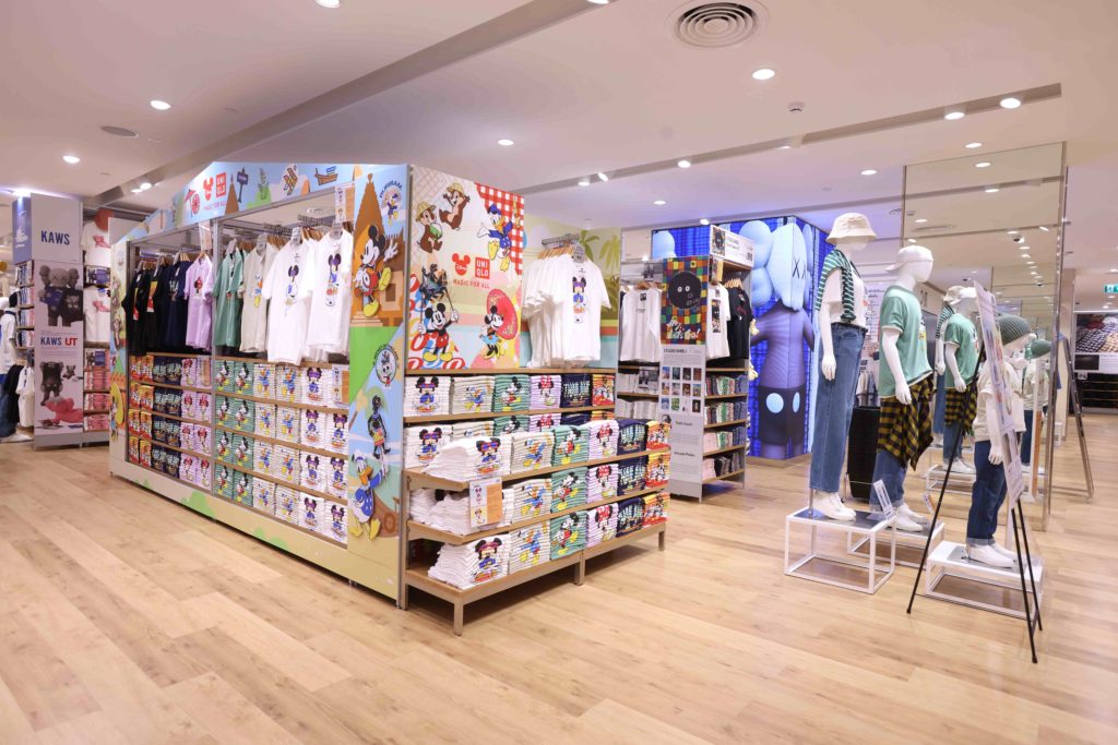 Uniqlo ปรับโฉมร้านใหม่ที่เซ็นทรัลเวิลด์ สู่ประสบการณ์ระดับเวิลด์คลาส 12 Uniqlo ปรับโฉมร้านใหม่ที่เซ็นทรัลเวิลด์ สู่ประสบการณ์ระดับเวิลด์คลาส