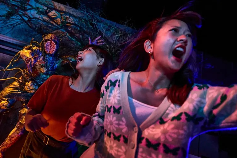 เขาวงกตสยองขวัญ Resident Evil เปิดแล้วที่ Universal Studios Japan