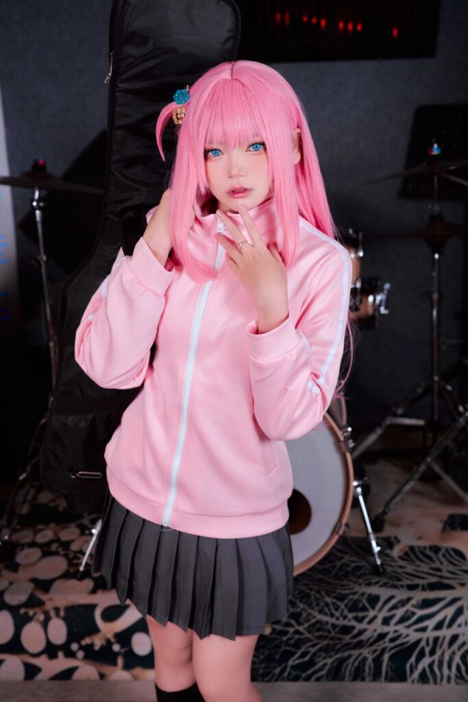 คอสเพลย์ Bocchi ที่จะทำให้คุณลืมลุคสาวเงียบป้ำ ๆ เป๋อ ๆ ไปได้เลย! 3 คอสเพลย์ Bocchi ที่จะทำให้คุณลืมลุคสาวเงียบป้ำ ๆ เป๋อ ๆ ไปได้เลย!