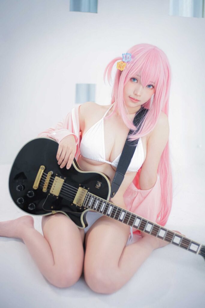 คอสเพลย์ Bocchi จาก Bocchi the Rock! ที่จะทำให้คุณเล่นกีตาร์ด้วยมือที่สั่นเทา 2 คอสเพลย์ Bocchi จาก Bocchi the Rock! ที่จะทำให้คุณเล่นกีตาร์ด้วยมือที่สั่นเทา
