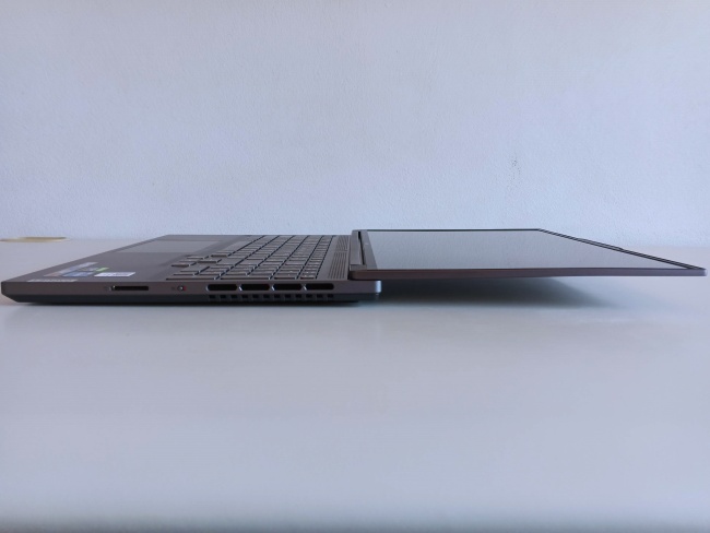 [รีวิว] Lenovo Legion Slim 5i Gen 8