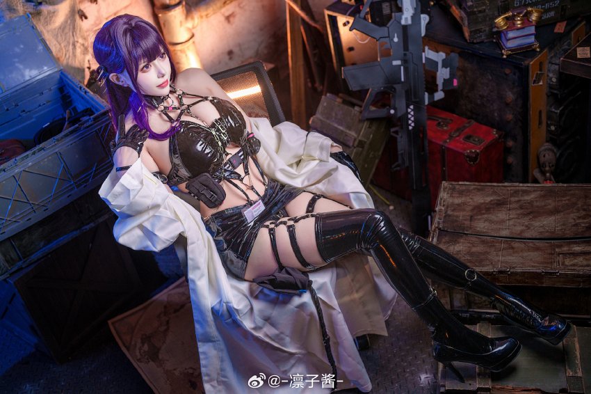 คอสเพลย์ Mihara จาก GODDESS OF VICTORY: NIKKE ในลุคชุดหนังตัวเก่งสุดแซ่บ 5 คอสเพลย์ Mihara จาก GODDESS OF VICTORY: NIKKE ในลุคชุดหนังตัวเก่งสุดแซ่บ