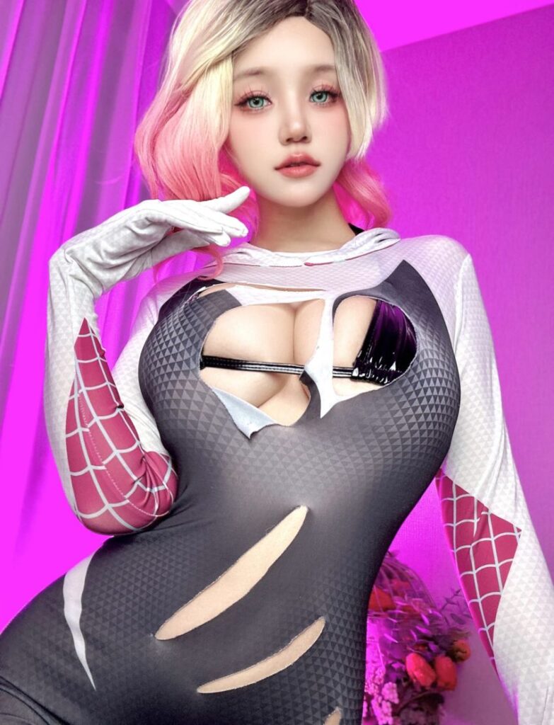 คอสเพลย์ Spider-Gwen จาก Spider-Man ที่มาพร้อมชุดตัวบาง 4 คอสเพลย์ Spider-Gwen จาก Spider-Man ที่มาพร้อมชุดตัวบาง