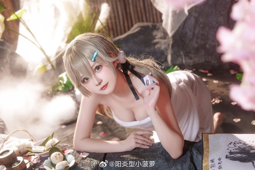 คอสเพลย์ Qingque จาก Honkai: Star Rail ห่อผ้าขนหนูแช่บ่อน้ำร้อน 5 คอสเพลย์ Qingque จาก Honkai: Star Rail ห่อผ้าขนหนูแช่บ่อน้ำร้อน