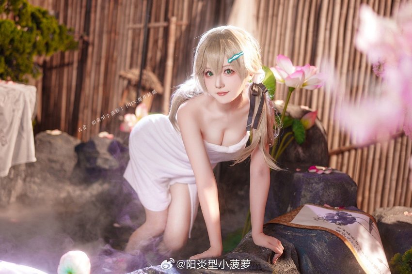 คอสเพลย์ Qingque จาก Honkai: Star Rail ห่อผ้าขนหนูแช่บ่อน้ำร้อน 3 คอสเพลย์ Qingque จาก Honkai: Star Rail ห่อผ้าขนหนูแช่บ่อน้ำร้อน