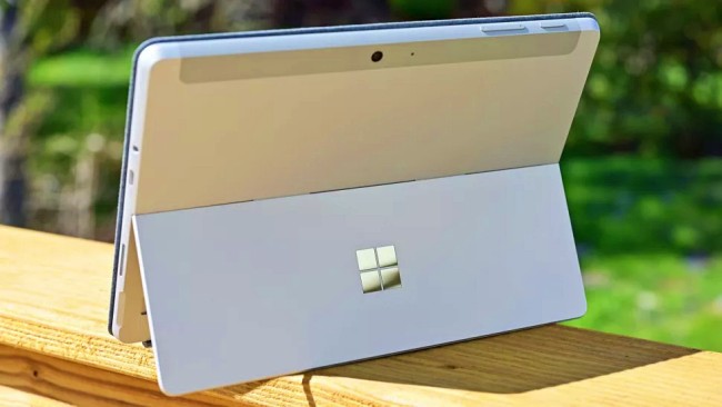 Surface Go 4 จะยังไม่มีการใช้งานชิปเซ็ต ARM ในปีนี้ 2 Surface Go 4 จะยังไม่มีการใช้งานชิปเซ็ต ARM ในปีนี้