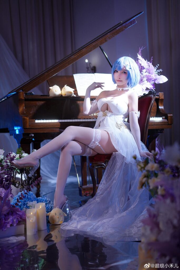 คอสเพลย์ Chapayev จาก Azur Lane ที่มาพร้อมเปียโนตัวยักษ์ 2 คอสเพลย์ Chapayev จาก Azur Lane ที่มาพร้อมเปียโนตัวยักษ์