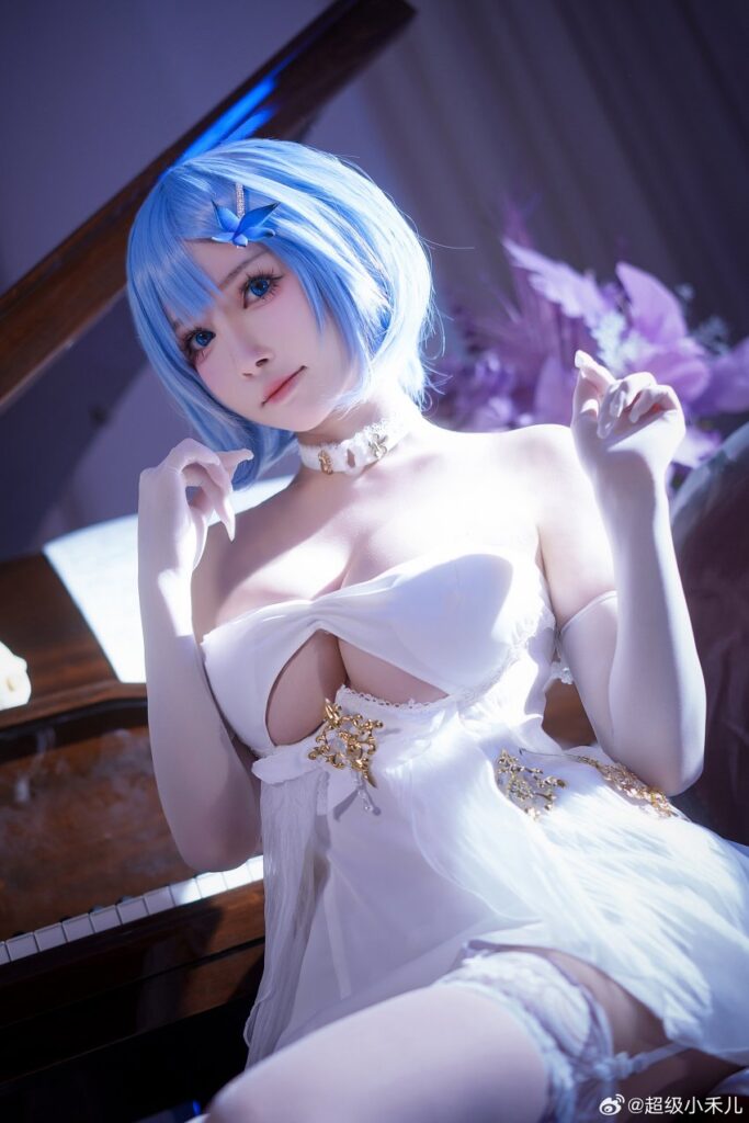 คอสเพลย์ Chapayev จาก Azur Lane ที่มาพร้อมเปียโนตัวยักษ์ 5 คอสเพลย์ Chapayev จาก Azur Lane ที่มาพร้อมเปียโนตัวยักษ์