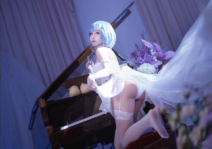 คอสเพลย์ Chapayev จาก Azur Lane ที่มาพร้อมเปียโนตัวยักษ์ 8 คอสเพลย์ Chapayev จาก Azur Lane ที่มาพร้อมเปียโนตัวยักษ์