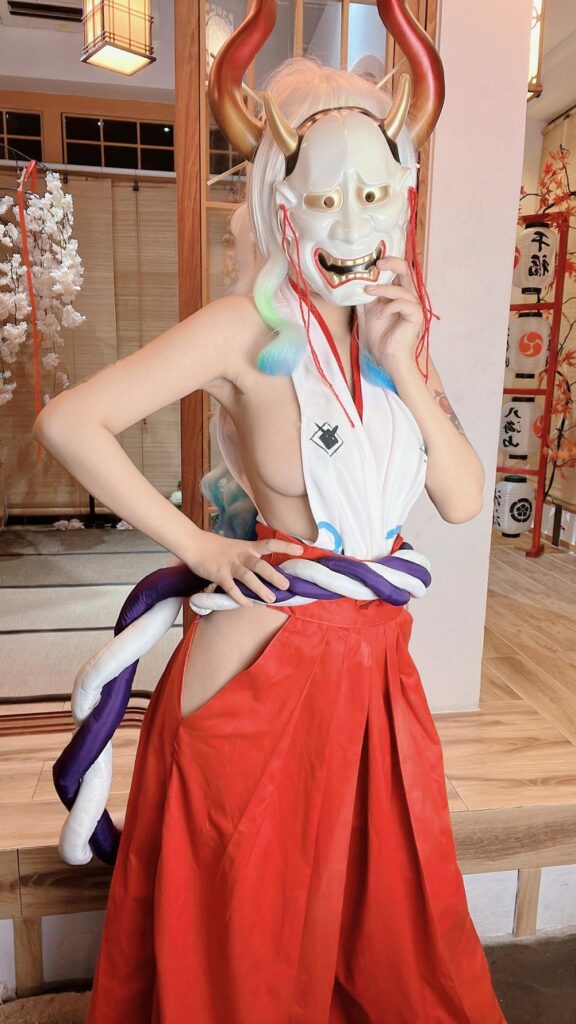 คอสเพลย์ Yamato จาก One Piece ฝีมือ Umeko J 2 คอสเพลย์ Yamato จาก One Piece ฝีมือ Umeko J