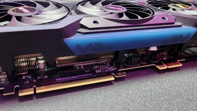 ASUS นำเสนอแนวทางการจ่ายพลังงานให้การ์ดจอแบบใหม่ 2 ASUS นำเสนอแนวทางการจ่ายพลังงานให้การ์ดจอแบบใหม่