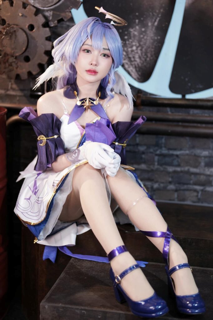 คุณมินตันโชว์แปลงโฉมเป็น Robin จาก Honkai: Star Rail ที่น่ารักทำเอาใจละลาย 5 Robin Honkai: Star Rail Cosplay by Mintan