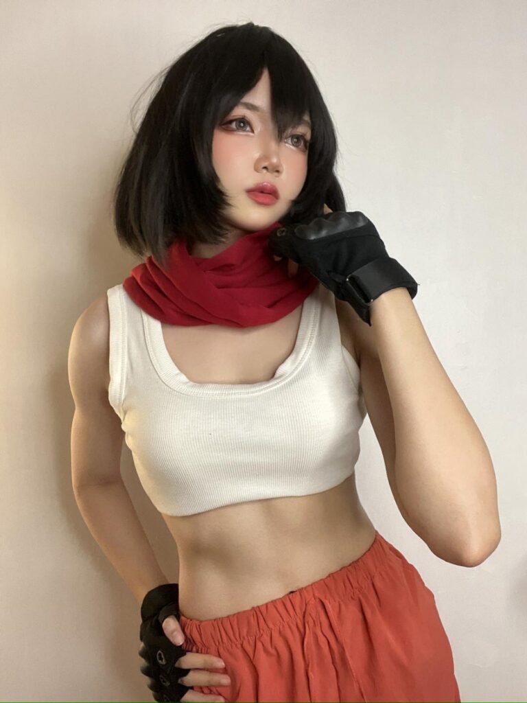 คุณมินเนะแปลงโฉมเป็น Mikasa จาก Attack on Titan 3 Mikasa Attack on Titan Cosplay by Minne