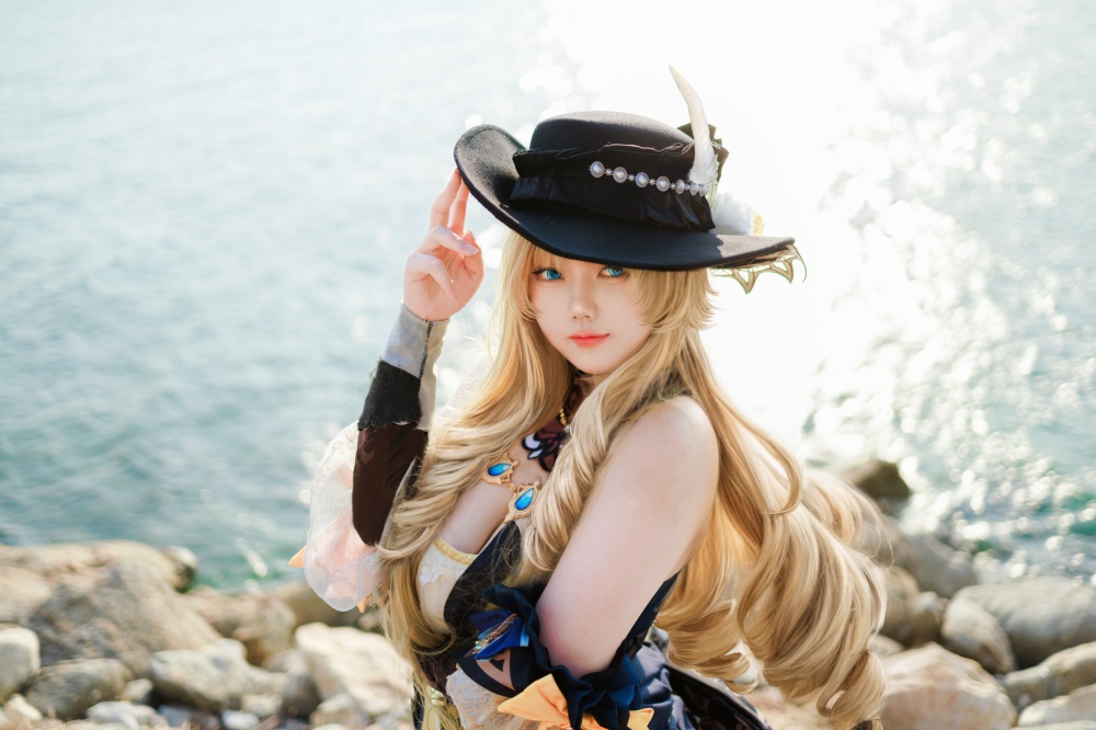 คุณเกรซแปลงโฉมเป็น Navia จาก Genshin Impact ได้สวยปัง! 9 Navia Genshin Impact Cosplay by Grace 2