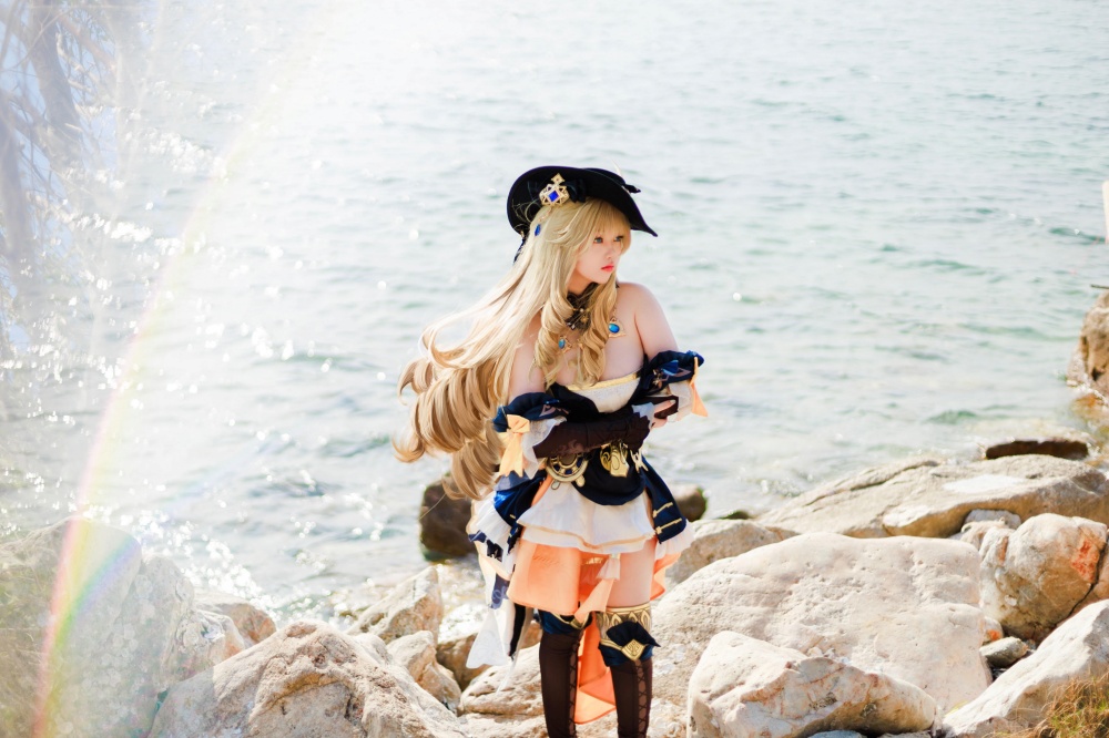 คุณเกรซแปลงโฉมเป็น Navia จาก Genshin Impact ได้สวยปัง! 5 Navia Genshin Impact Cosplay by Grace 6