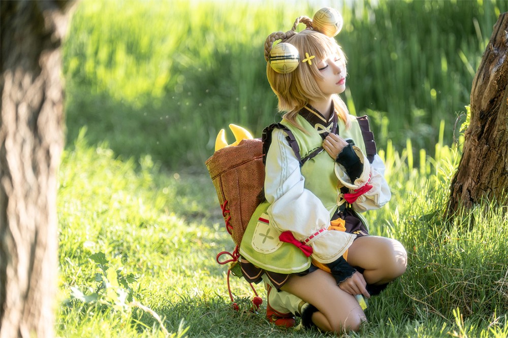 คอสเพลย์ Yaoyao สาวน้อยน่ารักจาก Genshin Impact 9 Yaoyao Genshin Impact Cosplay by Chunmomo