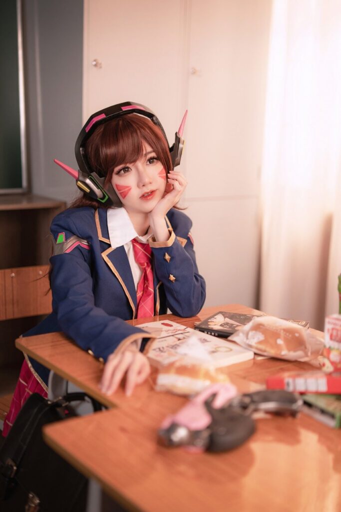 สาวหน้าใสแปลงโฉมเป็น D.Va เวอร์ชั่นชุดนักเรียน 2 สาวหน้าใสแปลงโฉมเป็น D.Va เวอร์ชั่นชุดนักเรียน
