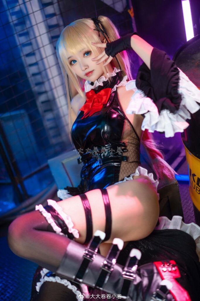 สาวน้อยคอสเพลย์เป็น Marie Rose จาก Dead or Alive ได้เซ็กซี่ขยี้ใจ