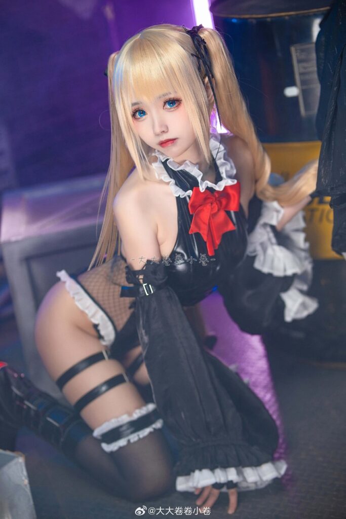สาวน้อยคอสเพลย์เป็น Marie Rose จาก Dead or Alive ได้เซ็กซี่ขยี้ใจ