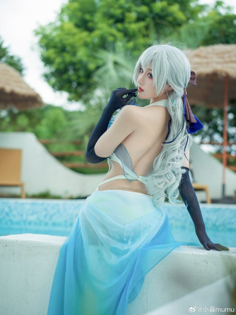 คอสเพลย์ Bronya ปล่อยชิลล์สวมชุดว่ายน้ำอวดหลังสวย 4 คอสเพลย์ Bronya ปล่อยชิลล์สวมชุดว่ายน้ำอวดหลังสวย