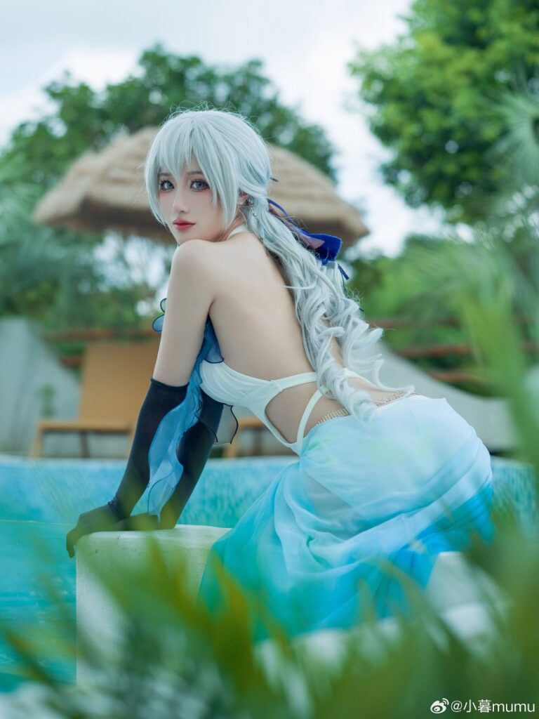 คอสเพลย์ Bronya ปล่อยชิลล์สวมชุดว่ายน้ำอวดหลังสวย 5 คอสเพลย์ Bronya ปล่อยชิลล์สวมชุดว่ายน้ำอวดหลังสวย